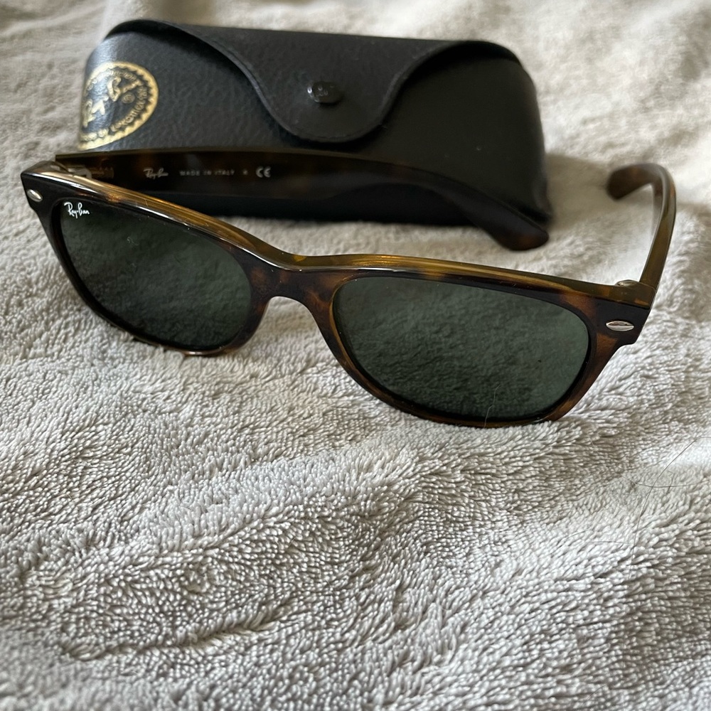 Ray-Ban Tortoise Wayfarer Sunglasses